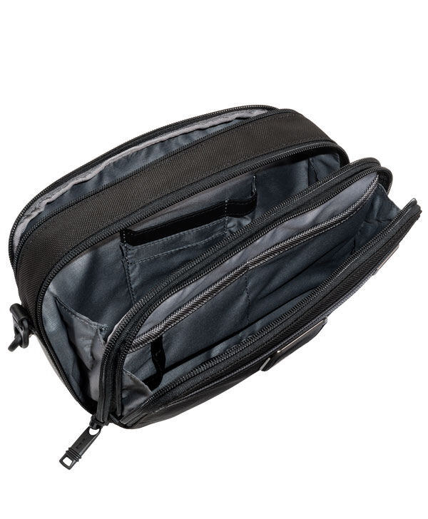 Clutch tumi outlet