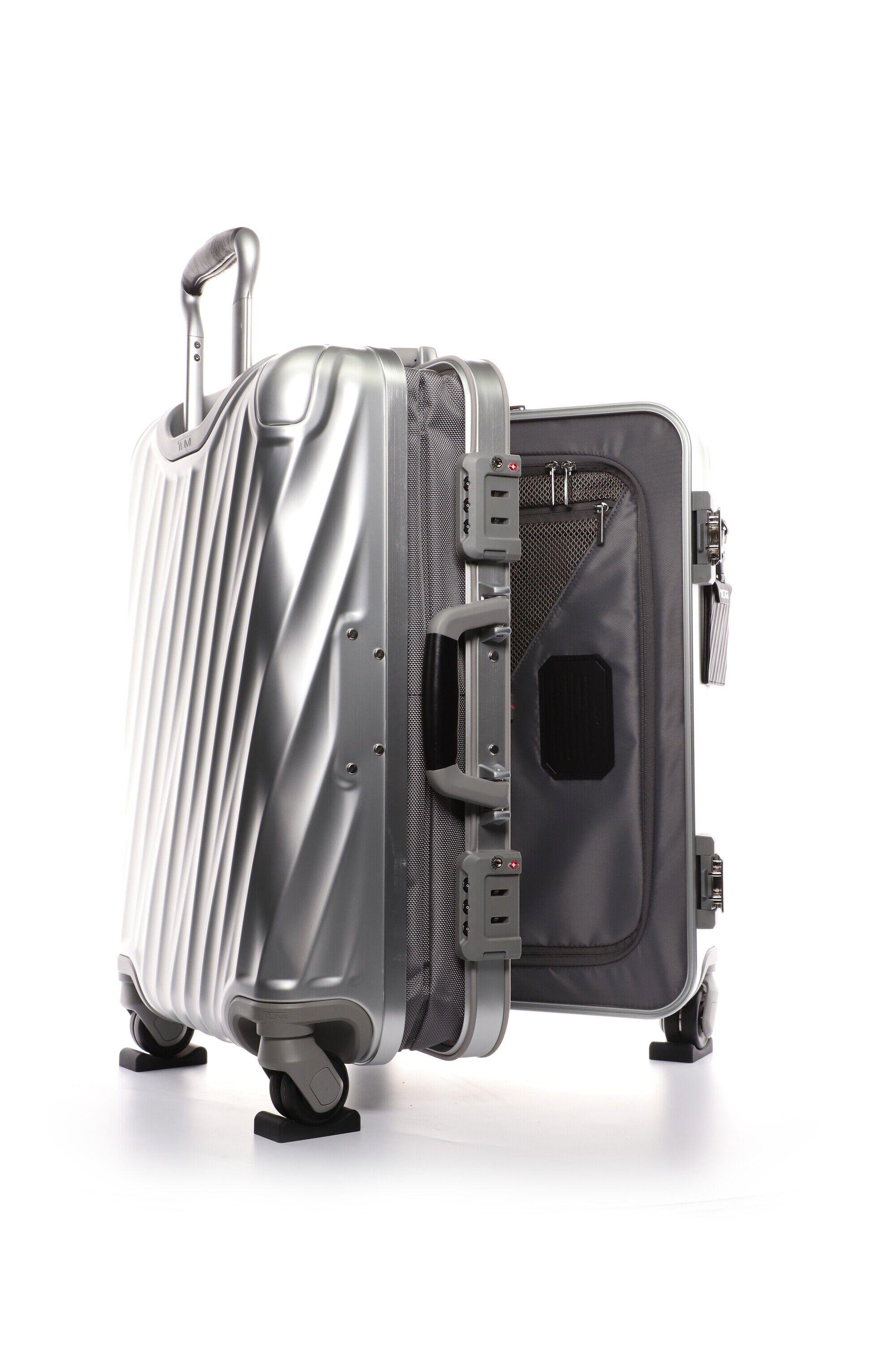 Tumi aluminum sales