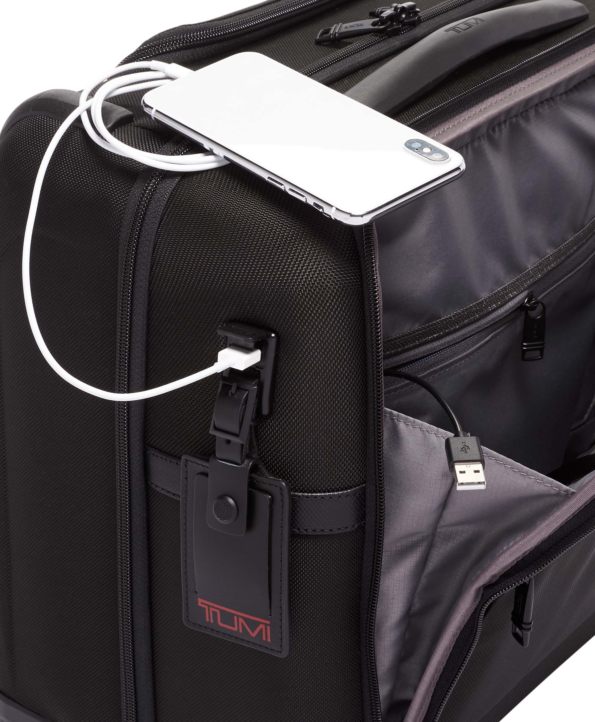 tumi pilot case